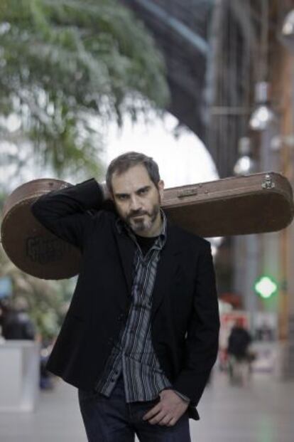 Fernando Alfaro, en la estación de Atocha.