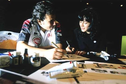 María Viñas y Enrique Bernoldi, en la mesa de trabajo en Barcelona.