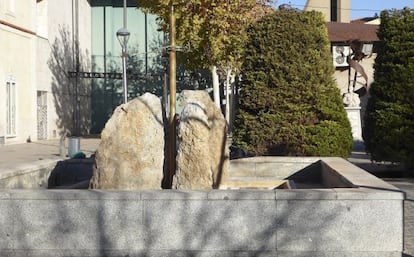 La fuente situada junto al Gran Teatro de Manzanares es otra de las zonas clausuradas preventivamente por el brote de legionela.