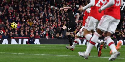 De Bruyne mete el o-1 en el Emirates.