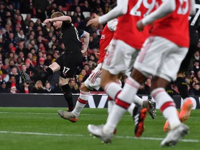 De Bruyne mete el o-1 en el Emirates.