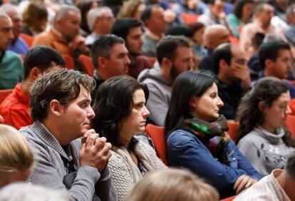 Treballadors de Campofrío en una reunió informativa amb els sindicats.