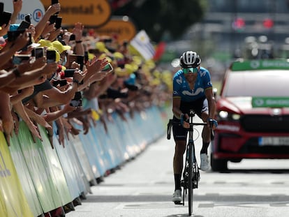 Alejandro Valverde, llegando a la meta de Andorra la Vella el domingo.