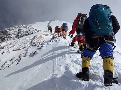 Ascensão ao topo do Everest, em 2018.