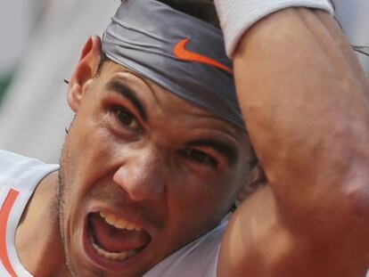 Nadal devuelve una pelota en el partido contra Nishikori.
