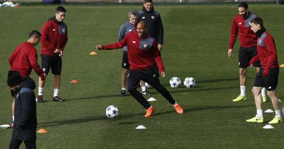 N&#039;Zonzi, en el entrenamiento del Sevilla. 