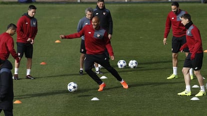 N&#039;Zonzi, en el entrenamiento del Sevilla. 