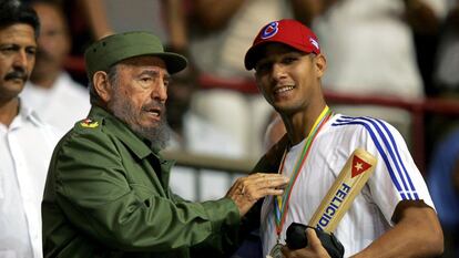 Fidel Castro e Yulieski Gourriel em 2006.