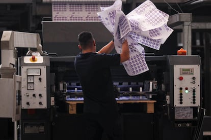 ‘Coyotes electorales’: un puñado de empresas acaparan un mercado millonario desde hace décadas