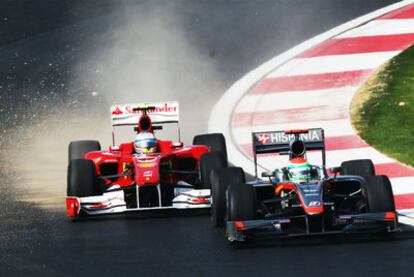 Alonso y Yamamoto, en los entrenamientos de ayer en el circuito surcoreano.