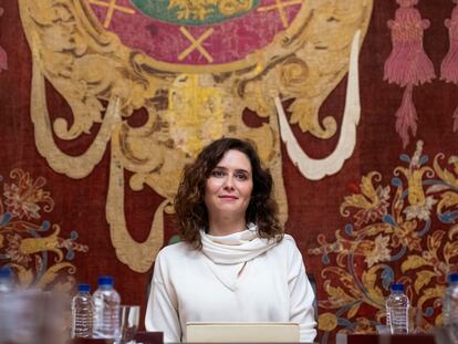 La presidenta dela Comunidad de Madrid, Isabel Díaz Ayuso preside la reunión del Consejo de Gobierno, con carácter extraordinario en Alcalá de Henares este miércoles.
