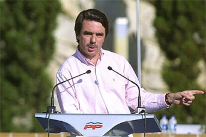 Aznar, durante el mitin en Mahón.