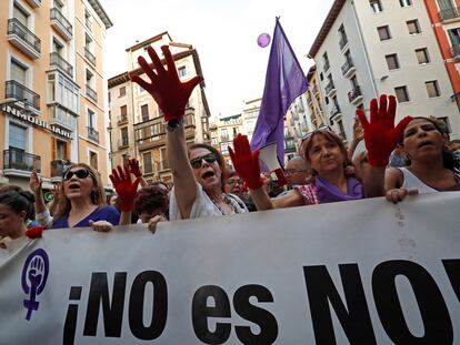 Manifestación en Pamplona en 2018, en protesta por la puesta en libertad bajo fianza de los cinco miembros de La Manada.