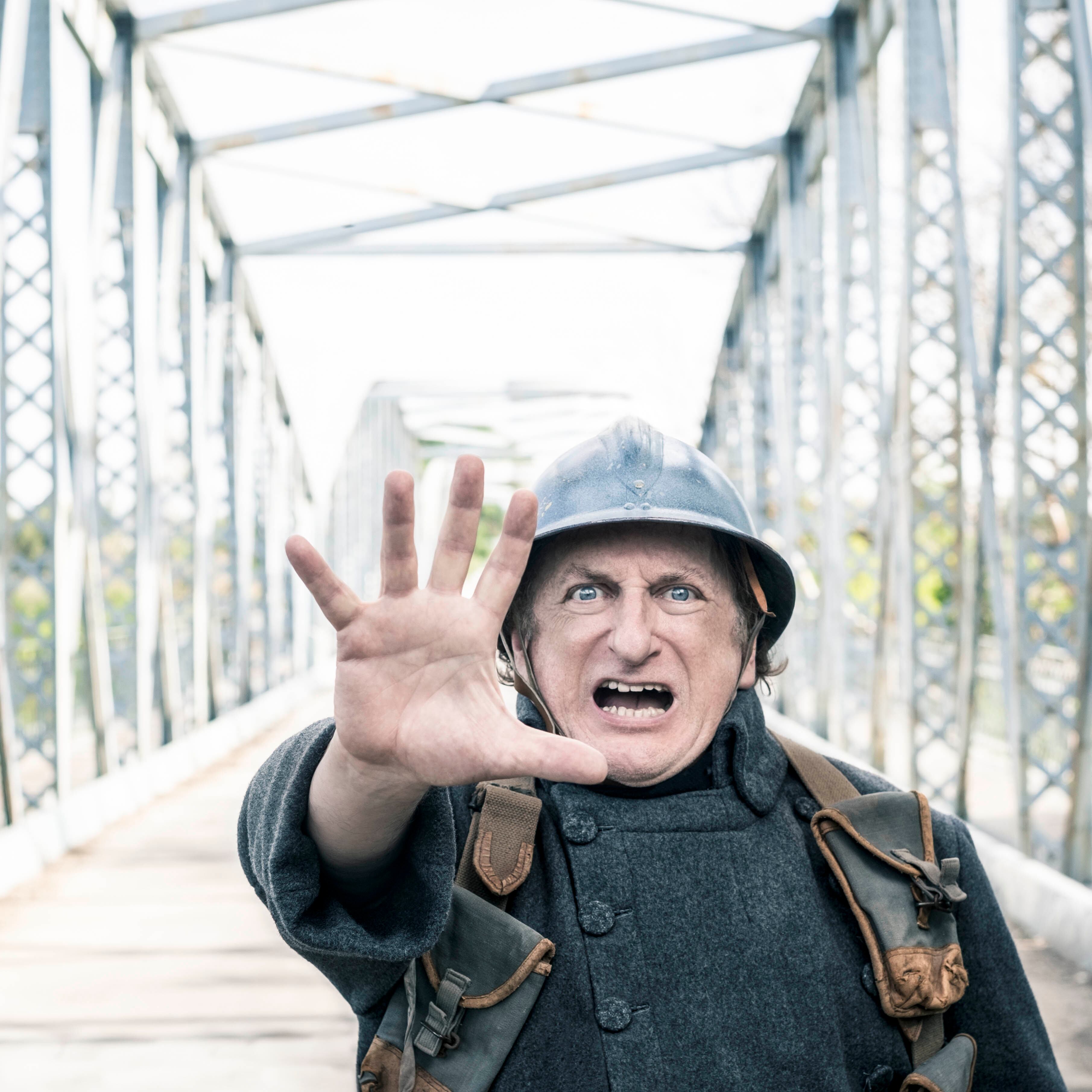 Gurruchaga, en una imagen del vídeo que grabó en 2022 para la canción 'No dispares más' contra la guerra de Ucrania.