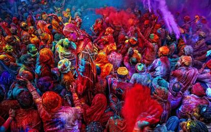 Cebración del festival de Holi en la región india de Uttar Pradesh.