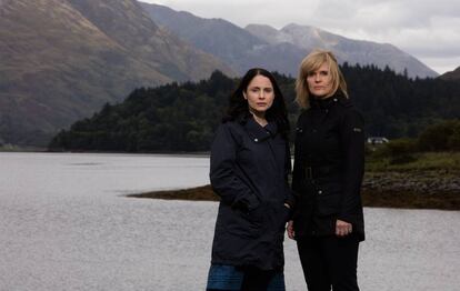 Laura Fraser y Siobhan Finneran en 'Loch Ness'.