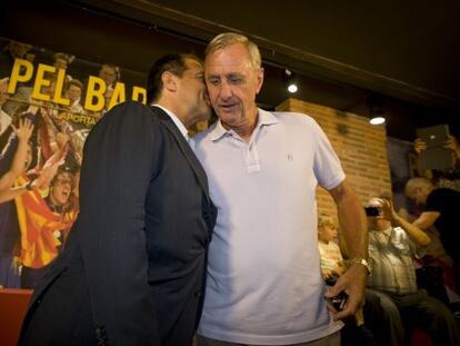 Laporta y Cruyff, ayer en la sede del precandidato.