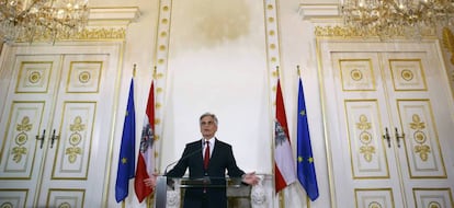 Werner Faymann anuncia su dimisi&oacute;n.