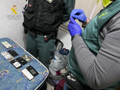 Material incautado ras la operación policial.