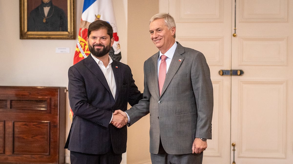 Boric y Kast apuestan por una transición ordenada tras el triunfo de la extrema derecha en Chile