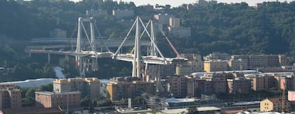 Vista del puente Morandi de Génova un año después de su derrumbe.
