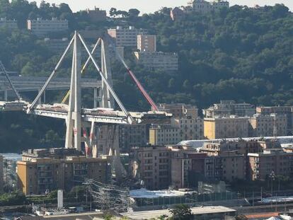 Vista del puente Morandi de Génova un año después de su derrumbe.