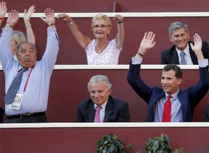 Pedro Muñoz (izquierda) en el partido de Ferrer ante Roddick el pasado viernes