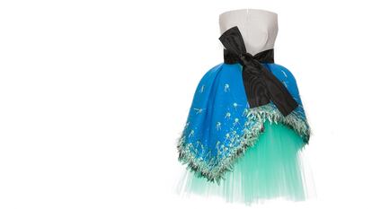 La confección de este vestido de la colección primavera-verano 2016 de Delpozo exigió 25 horas de trabajo.