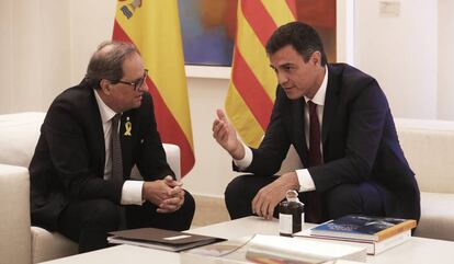 Pedro Sánchez, presidente del Gobierno y Quim Torra, de la Generalitat, en un momento de la reunión.