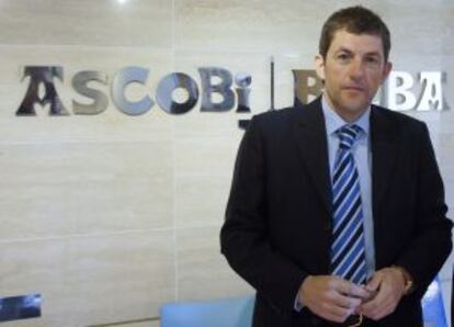 Iñaki Urresti, secretario general de Ascobi, ayer en la sede de la entidad en Bilbao.