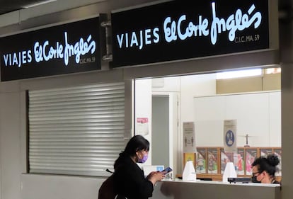 Mostrador de Viajes El Corte Inglés en el aeropuerto Adolfo Suárez Madrid-Barajas.