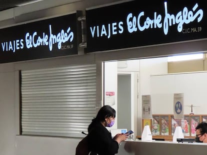 Mostrador de Viajes El Corte Inglés en el aeropuerto Adolfo Suárez Madrid-Barajas.