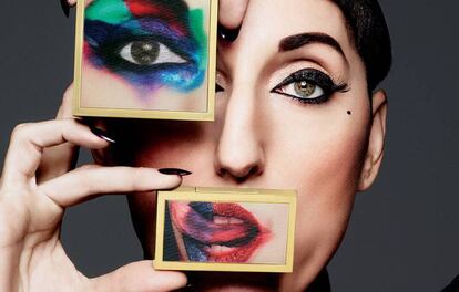 La actriz Rossy de Palma, en una imagen de la campa&ntilde;a de su l&iacute;nea de maquillaje para Mac.