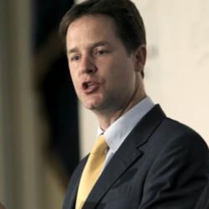 El viceprimer ministro del Reino Unido, Nick Clegg, durante su intervención en la tribuna Fórum Europa.