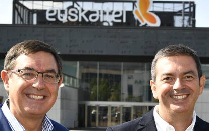 Alberto García Erauzkin y Francisco Arteche, presidente y consejero delegado de Euskaltel, respectivamente.