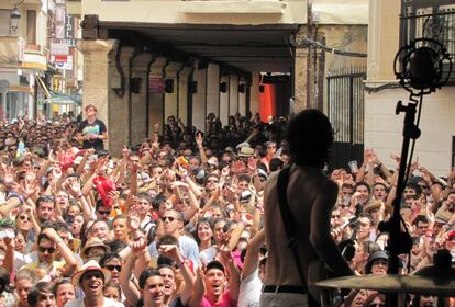 No tiene playa, no. Ni tiene montaña, no. Pero tiene ese algo especial de ser cuna de la música alternativa. Este año, el Sonorama Ribera 2015 (Aranda de Duero) se celebra del 12 al 15 de agosto. Vetusta Morla, Arizona Baby, Ángel Stanich o Australian Blonde (único concierto que darán en festivales este año) están en el cartel.