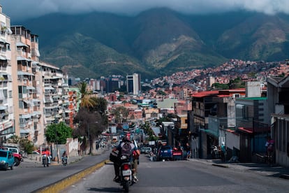 Una de las calles del barrio de Petare, en Caracas, en diciembre pasado.