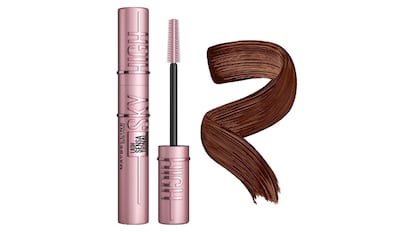 Esta máscara de pestañas marrón es el nuevo imprescindible de belleza para este otoño.