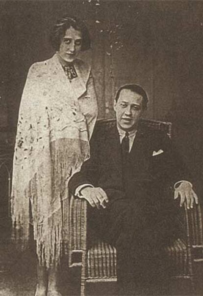 El escritor y su mujer, Lola Matzner, en 1923.