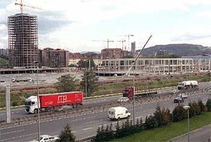 Obras del Megapark de Barakaldo, en una fotografía tomada ayer.