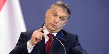 Viktor Orbán se dirige a la prensa el pasado febrero en Budapest.