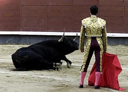 Finito de Córdoba contempla la invalidez del primero de la tarde.