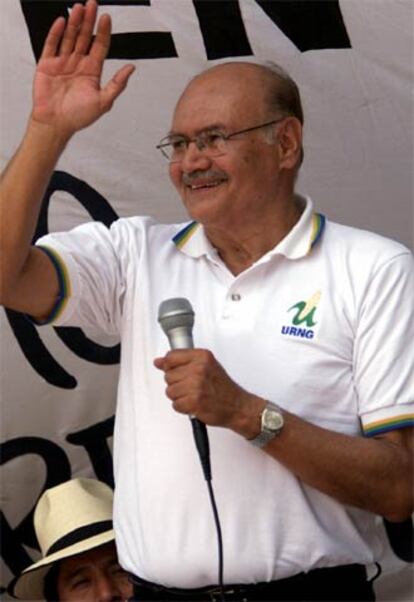 Rodrigo Asturias, durante la campaña electoral de 2003.