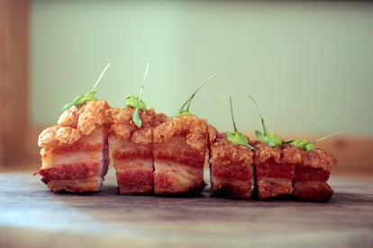 Los torreznos con mojo verde del cocinero Miguel Carretero, una fusión de Soria y Canarias.