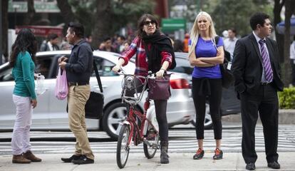 Ciclistas en el paseo de la Reforma de Ciudad de México.