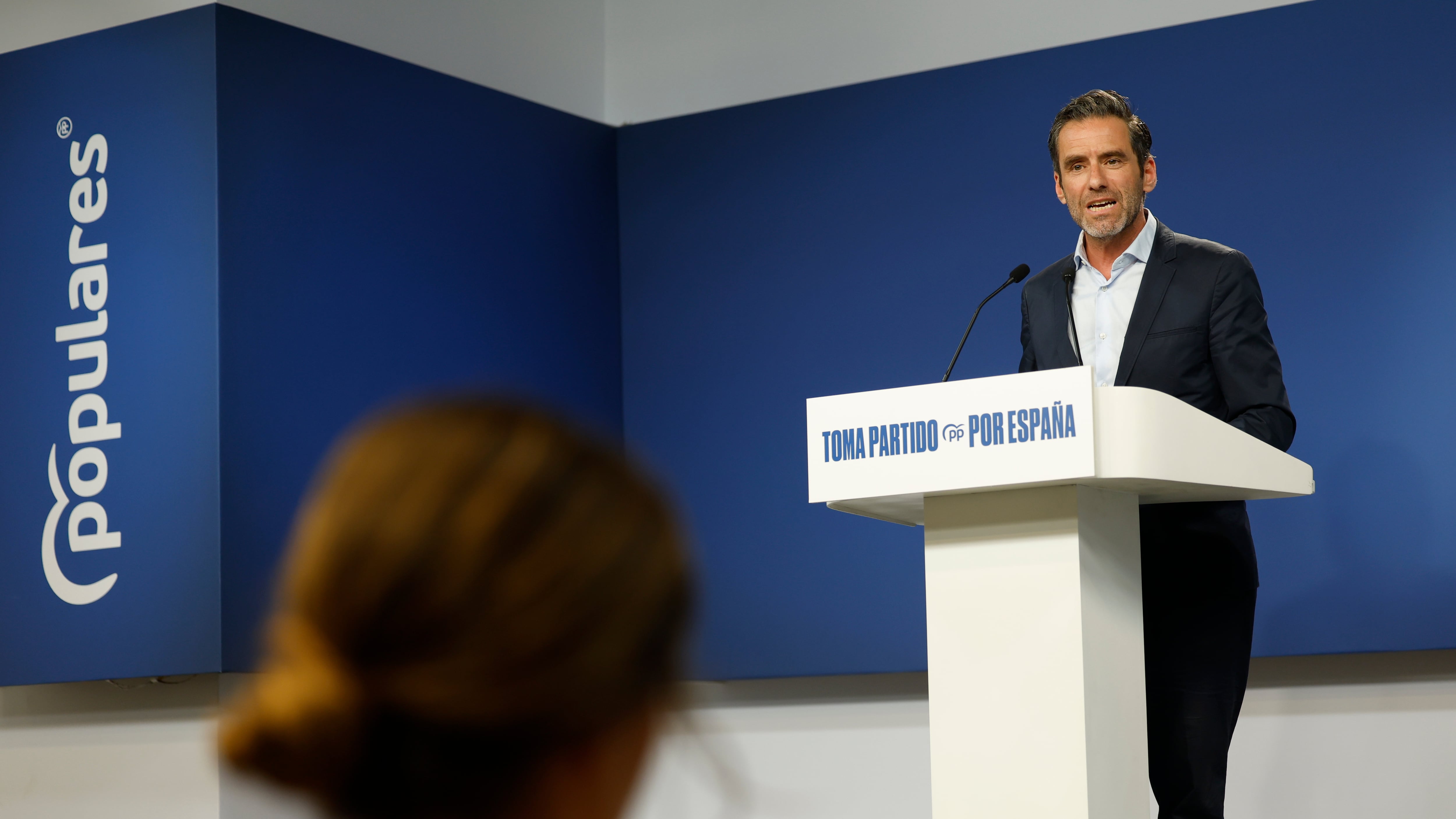 El PP condena los discursos de odio contra los migrantes pero evita vincularlos con Vox