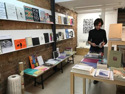 Anna Pahissa, en el nuevo espacio de la librería múltiplos.