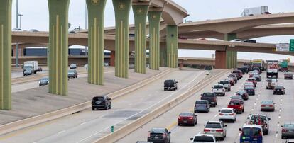 Tráfico en la autopista LBJ, en el entorno de Dallas.