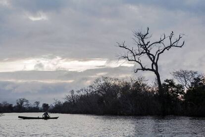 'Ribeirinho' en el lago muerto de Belo Monte.