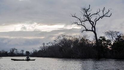 'Ribeirinho' en el lago muerto de Belo Monte.